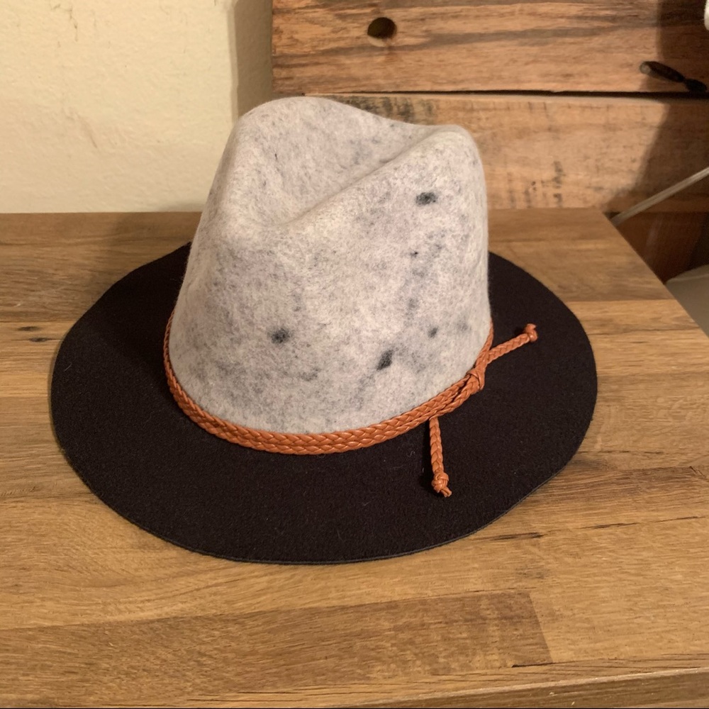Felt hat